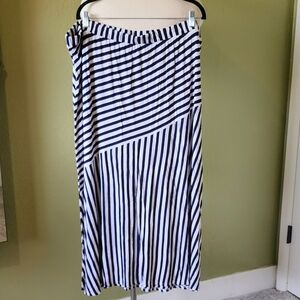 Avenue Blue and White Asymmetrical Midi Skirt Size 26/28